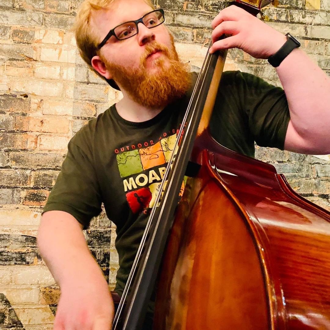 Daniel Tracy, double bass